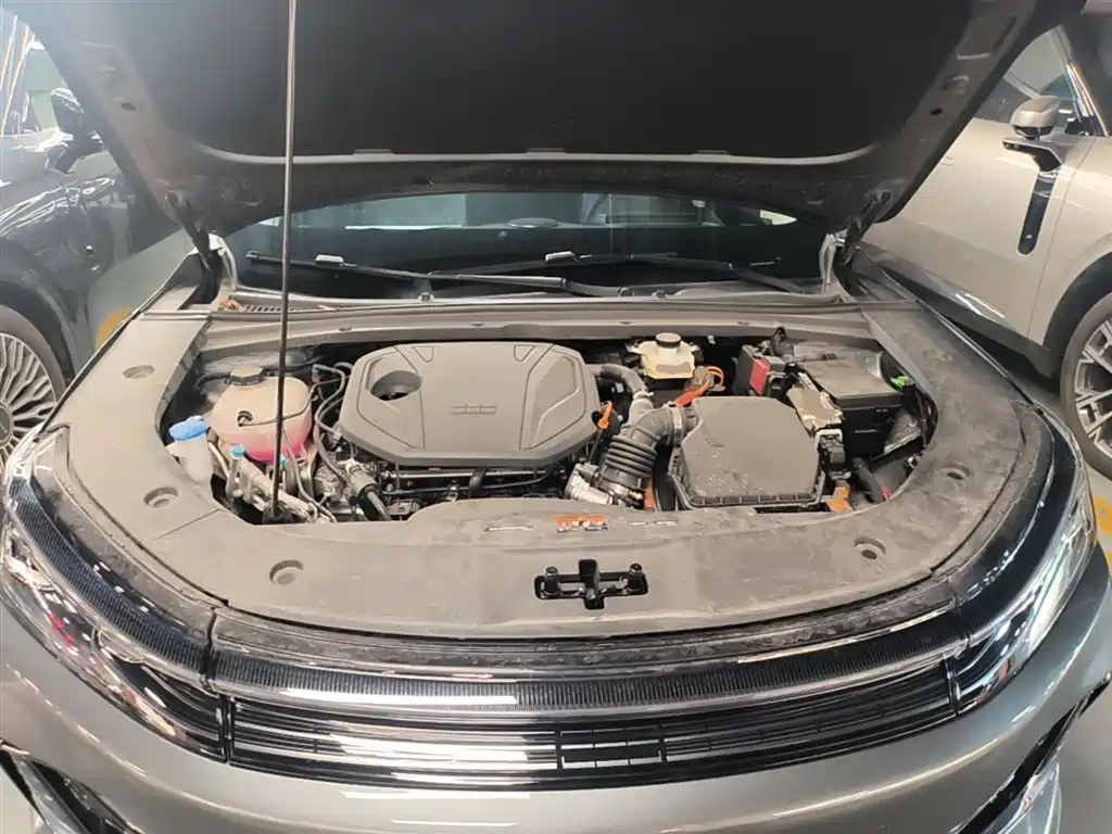 Geely Galaxy Galaxy A7 2025 EM-i 150km Explorer+ Edition фото 20