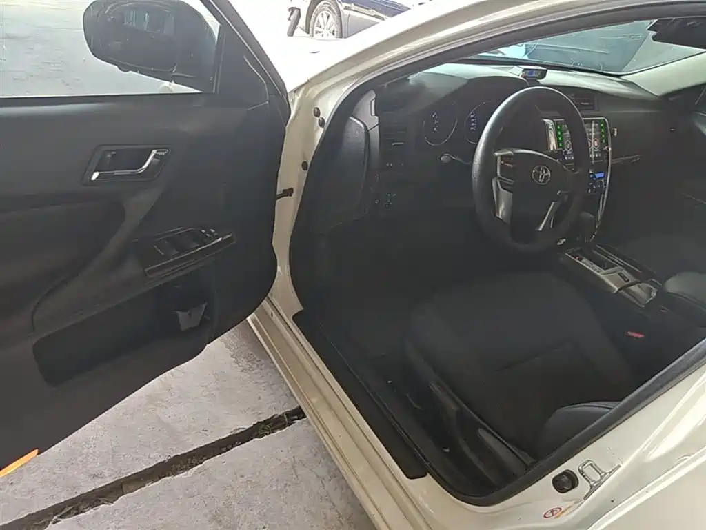 Toyota Reiz 2013 2.5S Elite Edition фото 16