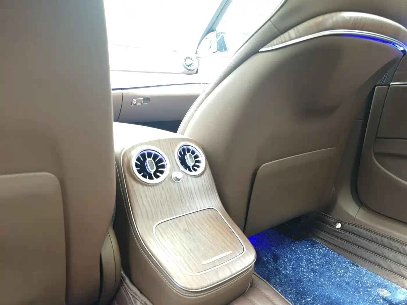 Mercedes-Benz E-Class 2023 E 300 L Fashion фото 12
