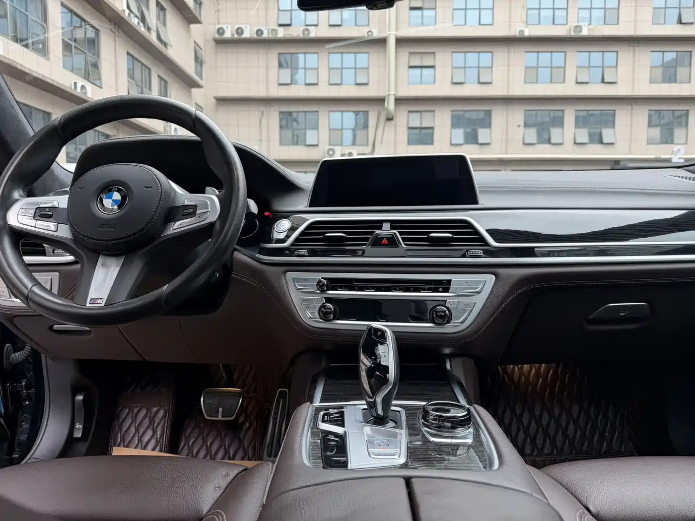 BMW 7 Series 2018 730Li Leading Type M Sport Package фото 9