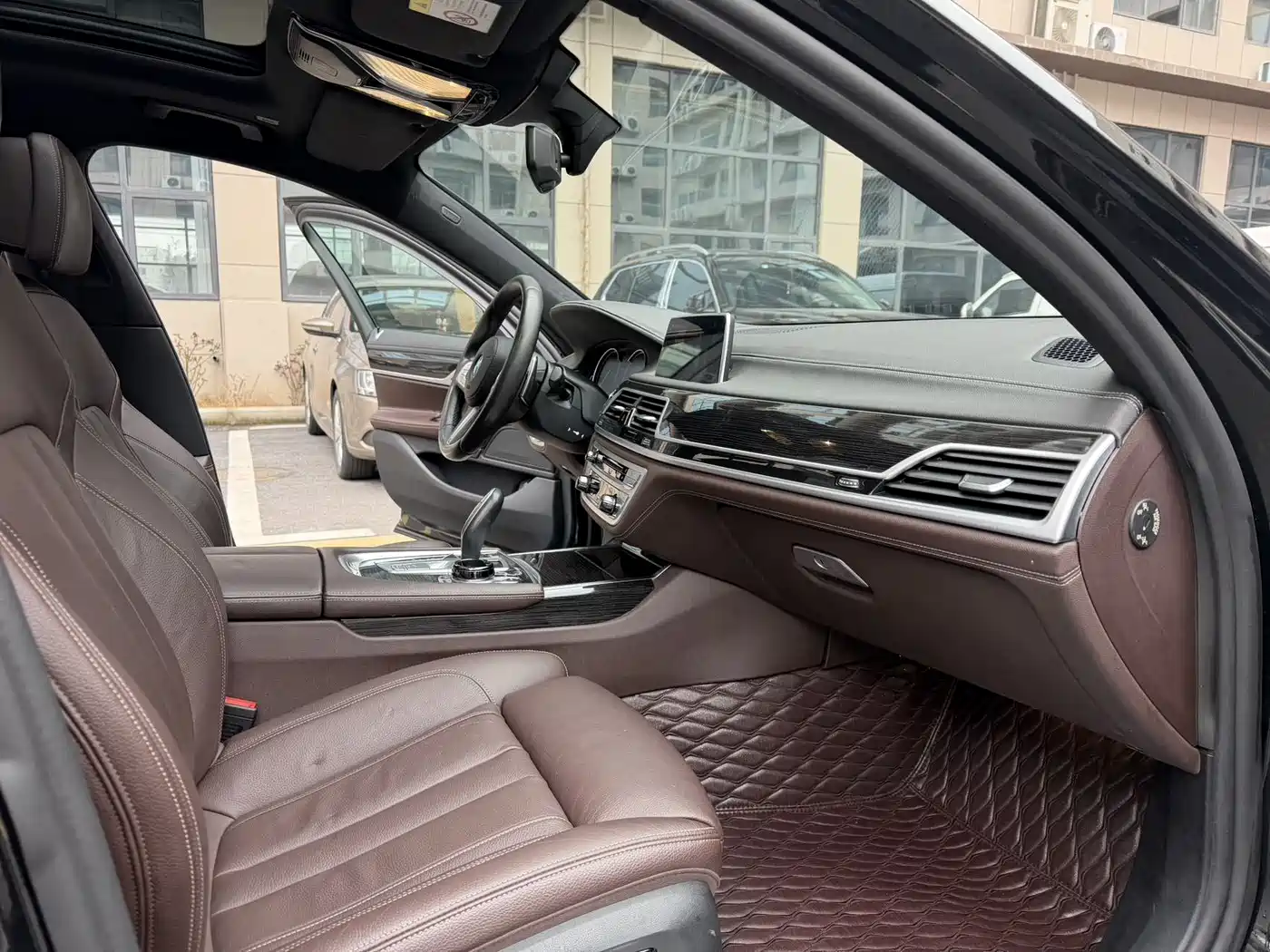 BMW 7 Series 2018 730Li Leading Type M Sport Package фото 12