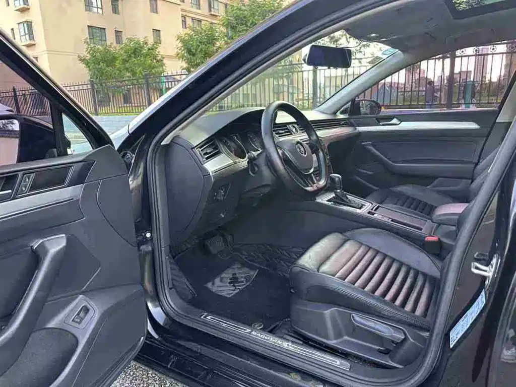 Volkswagen Magotan 2018 280TSI DSG Premium фото 5