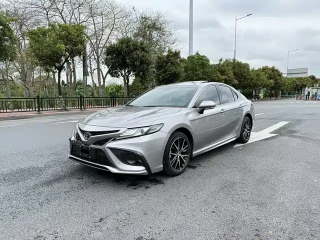 TOYOTA CAMRY