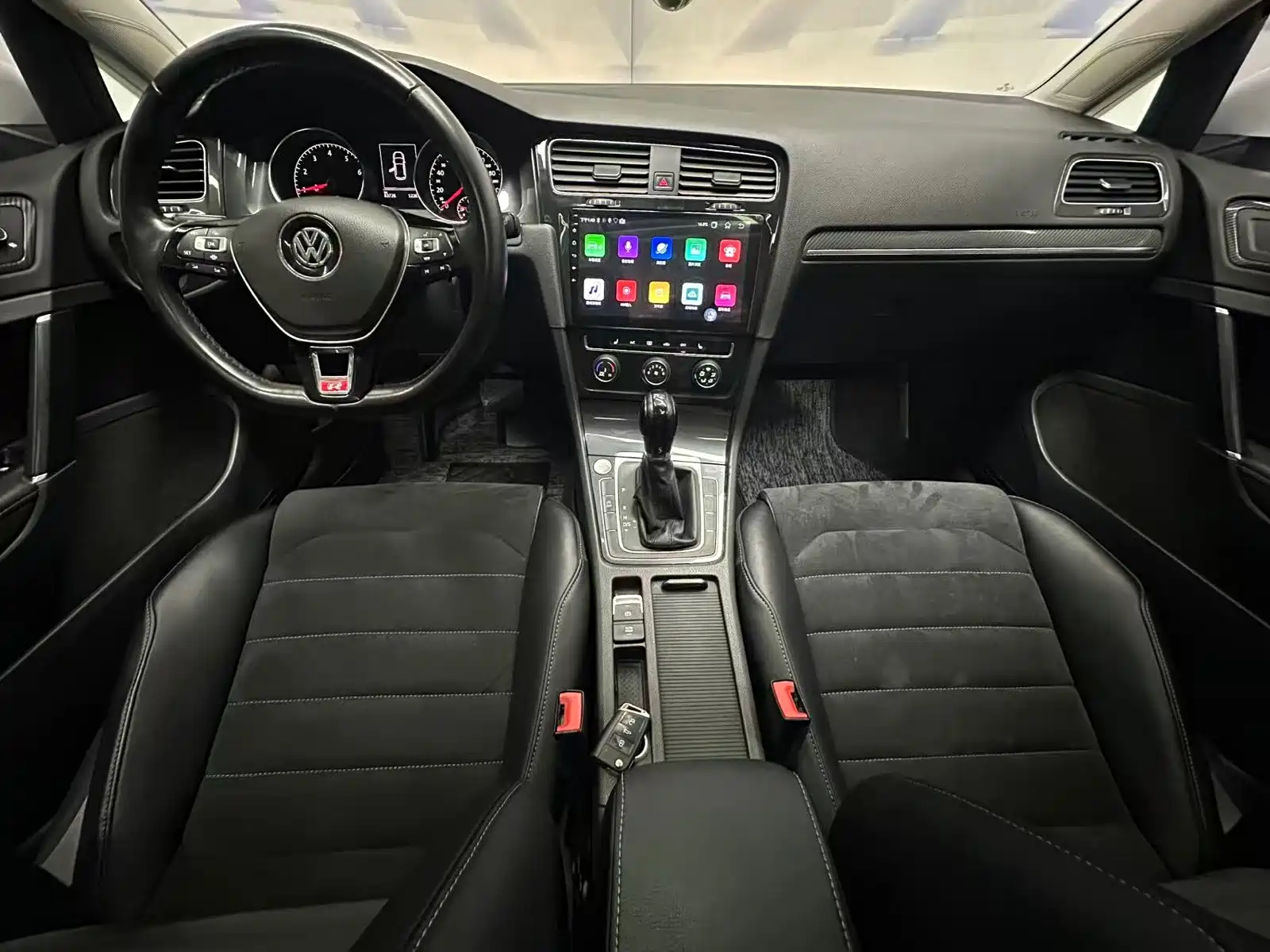 Фото 8 - Volkswagen Golf