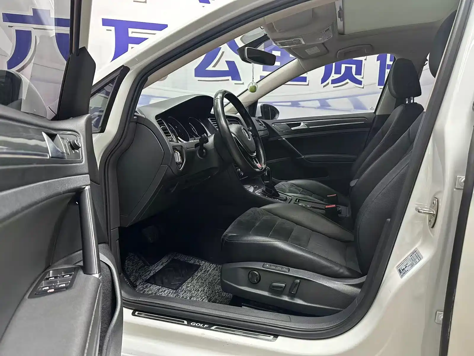 Фото 7 - Volkswagen Golf