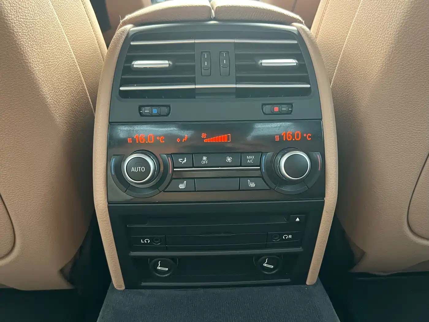 BMW 7 Series 2013 Model 740Li Leading фото 15