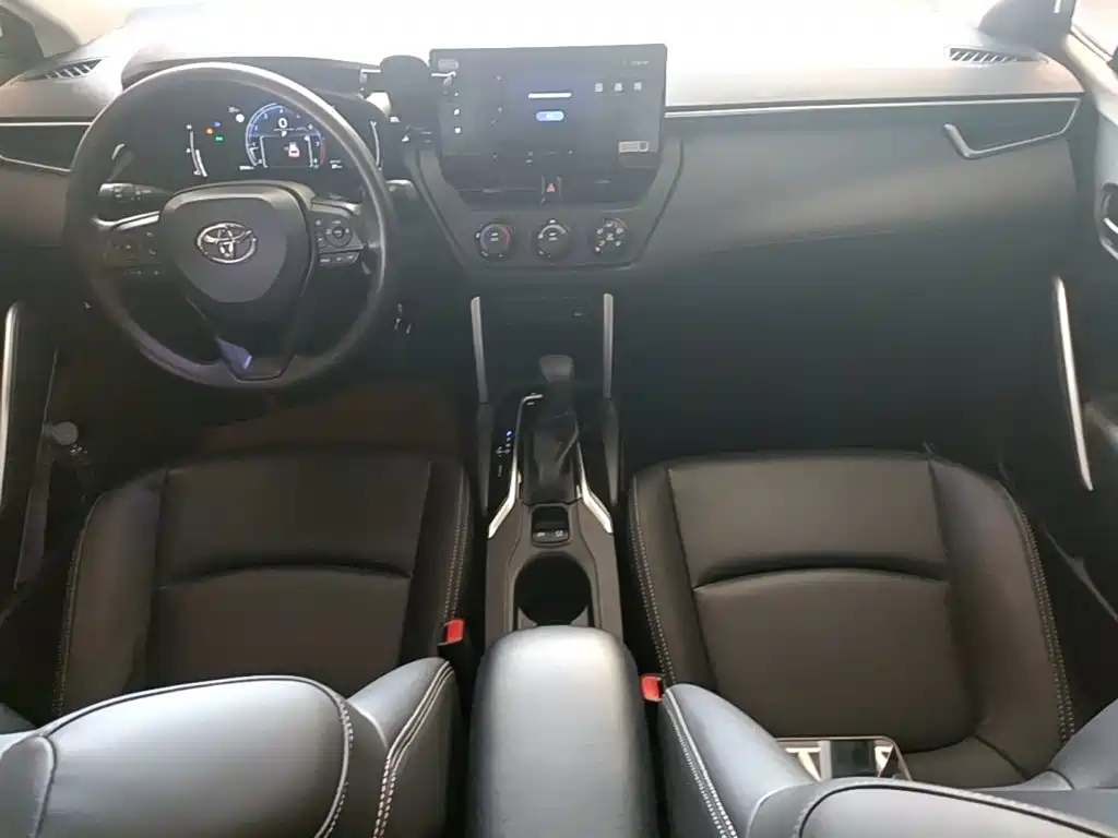 Toyota Corolla Cross 2025 2024 Model 2.0L Pioneer Edition