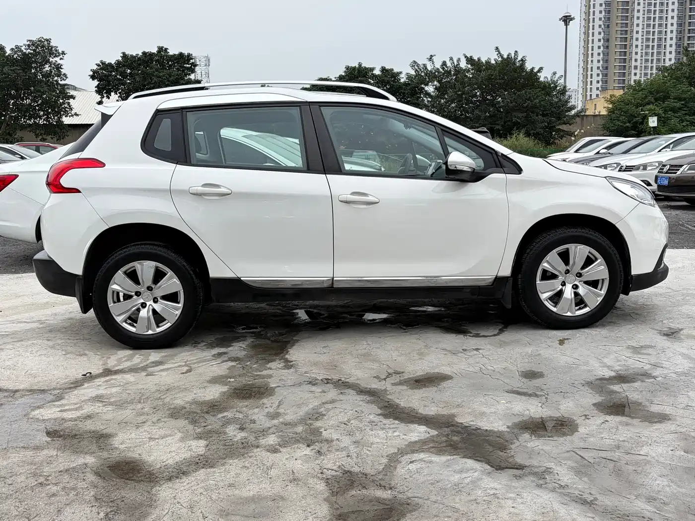 Peugeot 2008 2015 2014 1.6L Automatic Fashion Edition