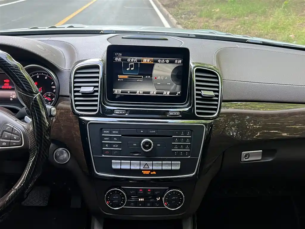 Mercedes-Benz GLS 2018 GLS 400 4MATIC Dynamic фото 6