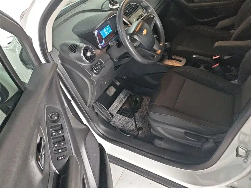 Chevrolet Trax 2016 1.4T Automatic 2WD Comfort Sunroof Edition фото 16