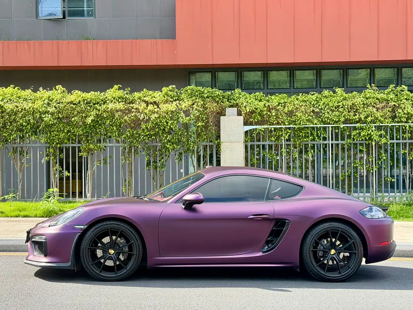 Porsche 718 2016 Cayman 2.0T фото 3