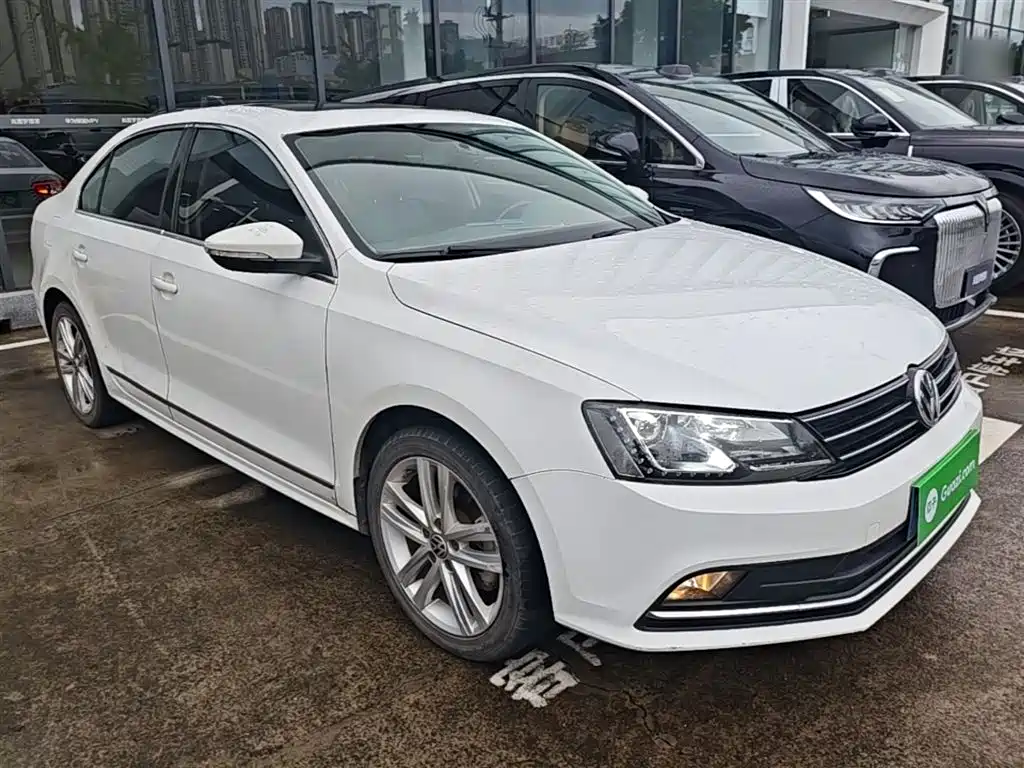 Volkswagen Sagitar 2015 230TSI Automatic Comfort фото 4