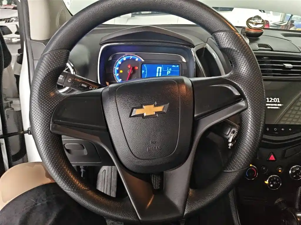 Chevrolet Trax 2016 1.4T Automatic 2WD Comfort Sunroof Edition фото 11