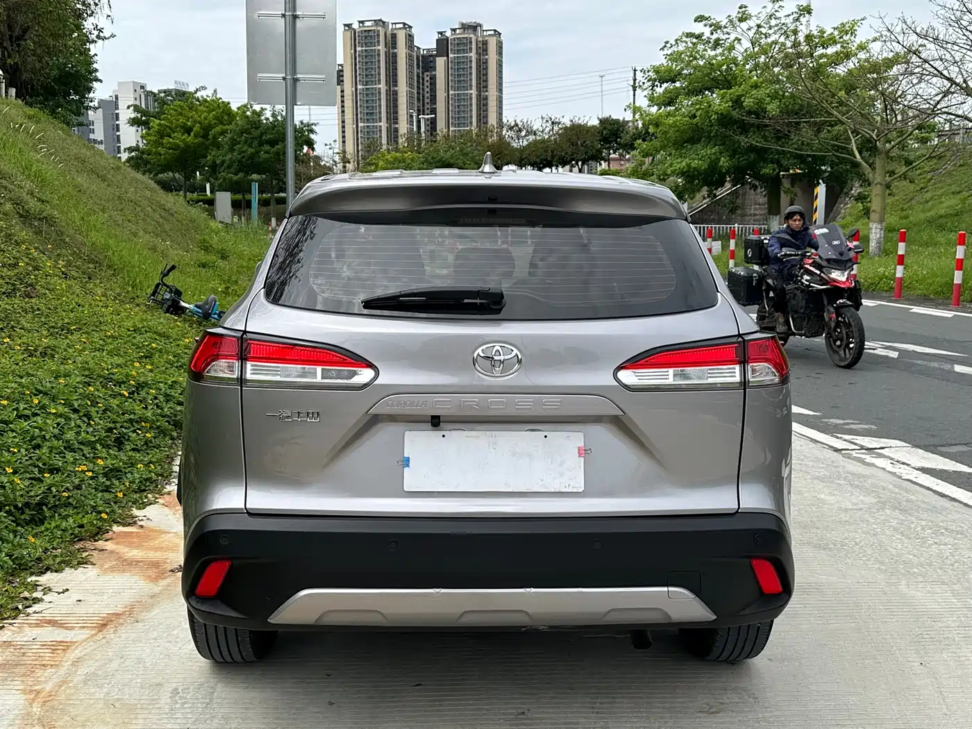 Toyota Corolla Cross 2024 Model 2.0L Pioneer Edition фото 4