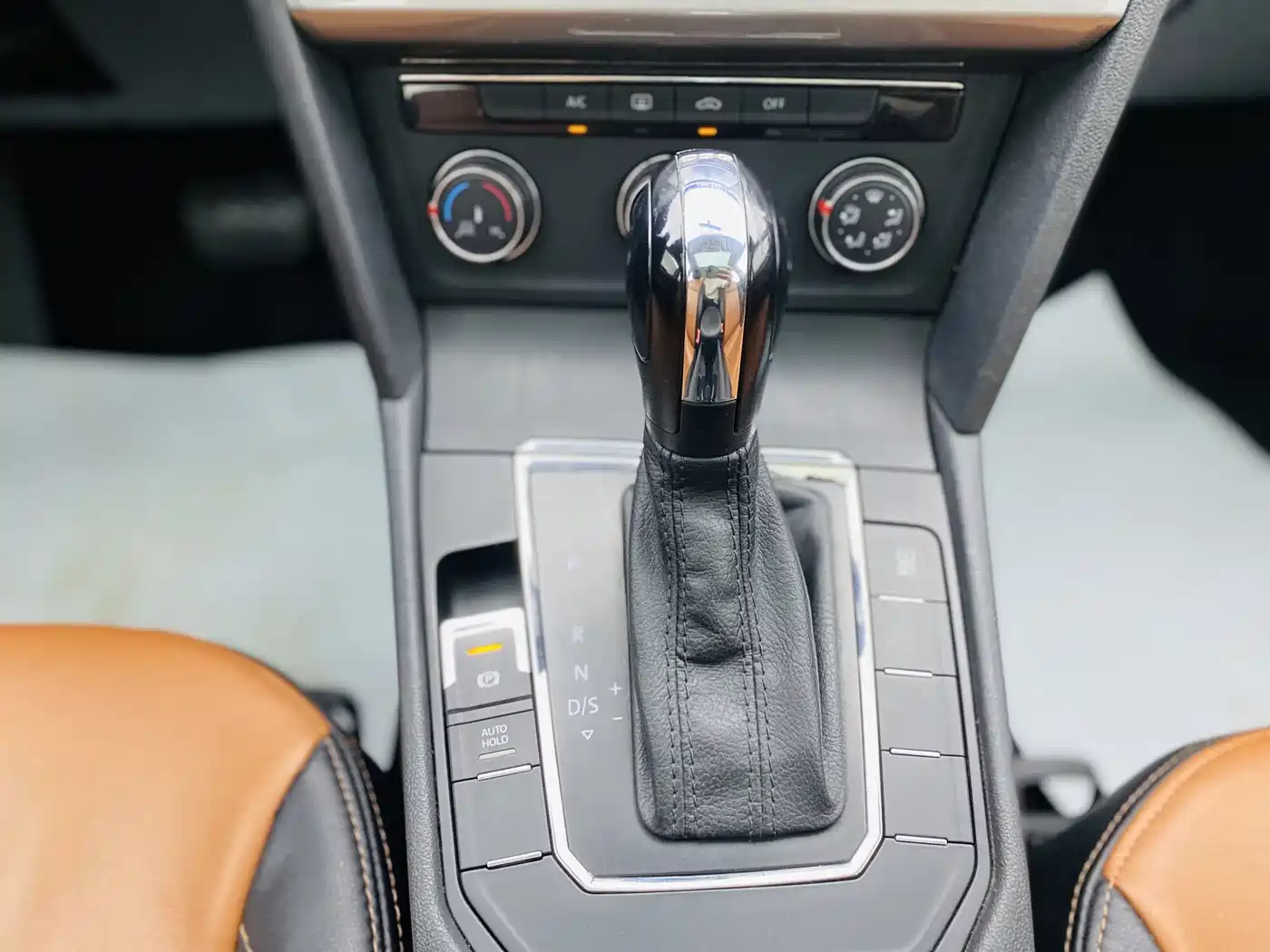 Volkswagen Lamando 2015 230TSI DSG Style фото 11