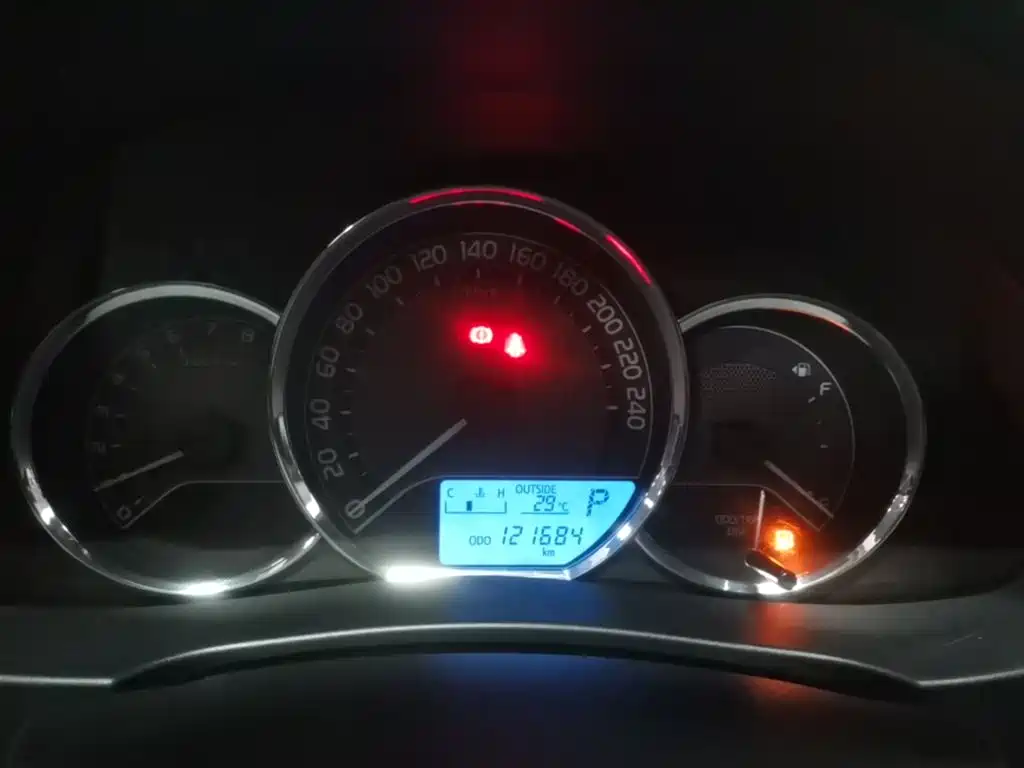 Toyota Corolla 2014 1.6L CVT GL фото 12