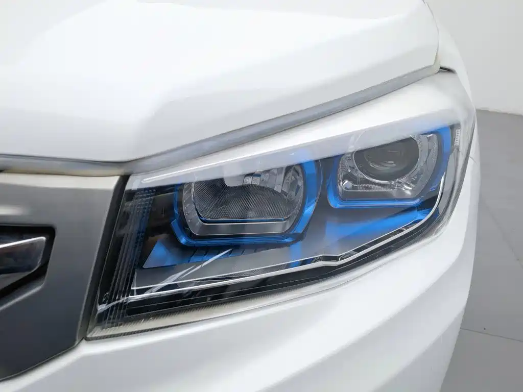 Фото 7 - Changan CS75