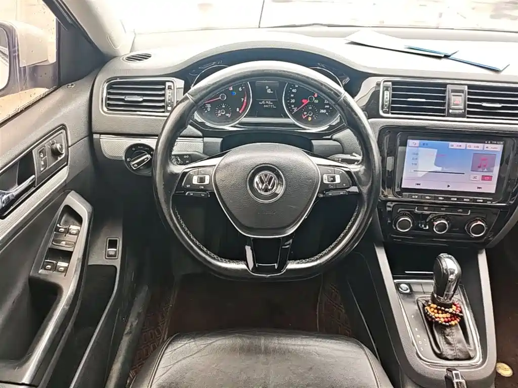 Volkswagen Sagitar 2015 230TSI Automatic Comfort фото 11