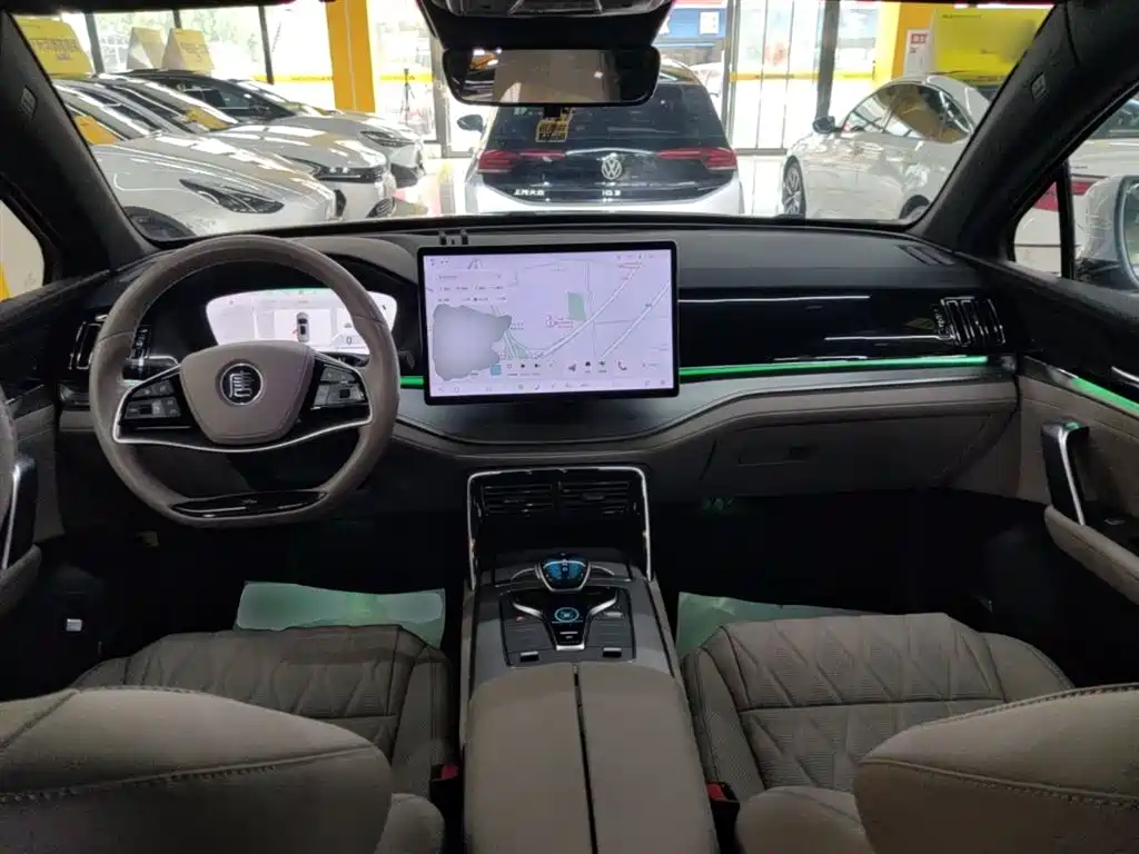 BYD Tang New Energy 2024 DM-i Glory Edition 112KM Deluxe фото 10