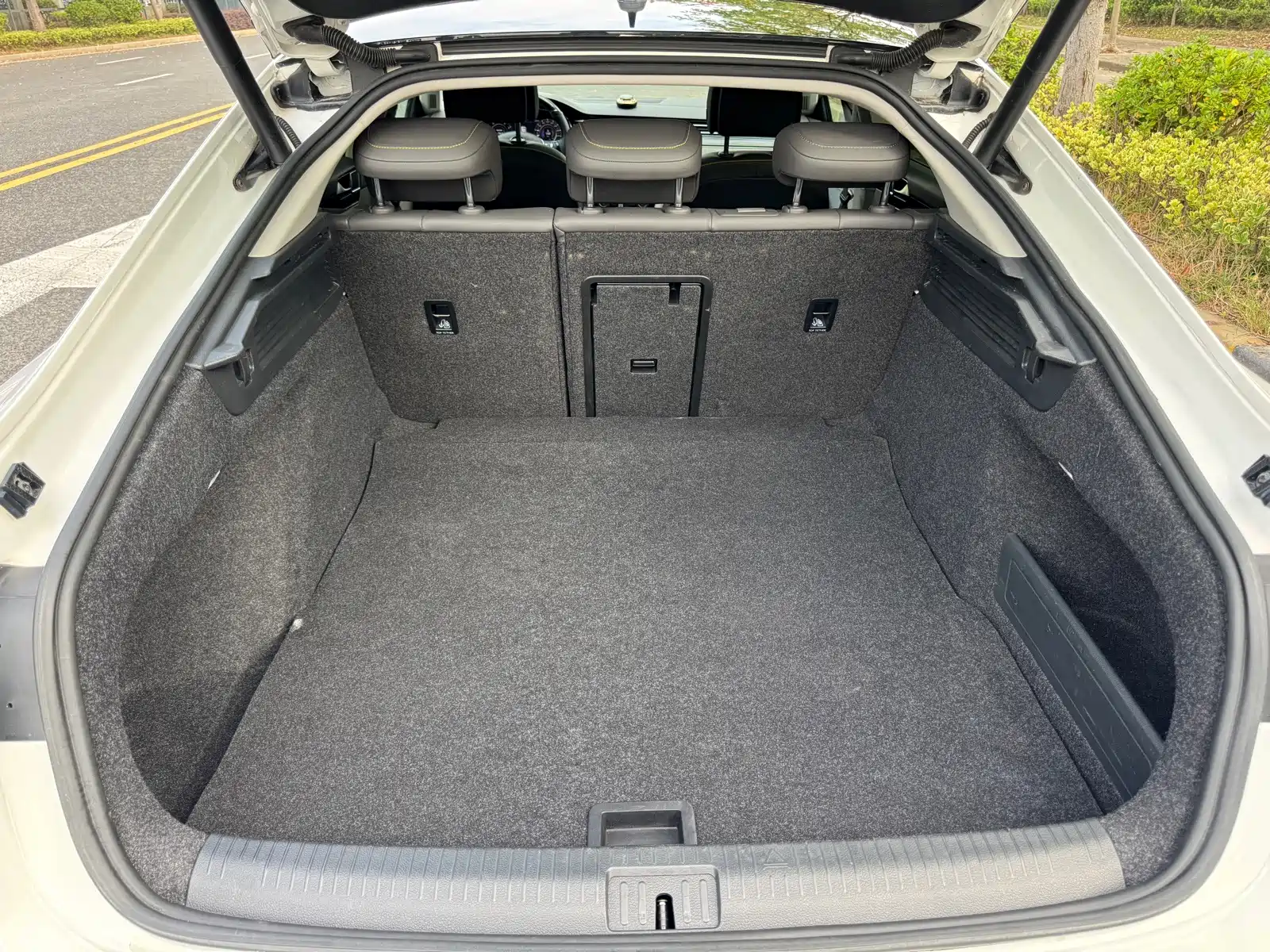 Photo 13 - Volkswagen CC