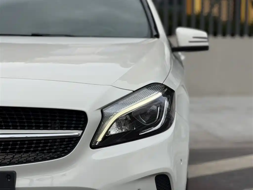 Mercedes-Benz A-Class (Import) 2017 Facelift A 200 Dynamic фото 23