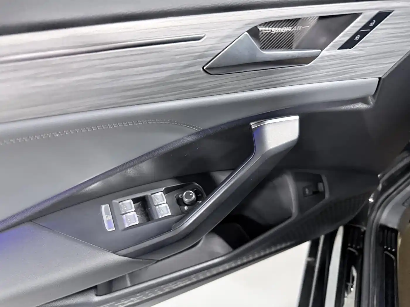 Volkswagen Sagitar 2023 300TSI DSG Excellence Edition фото 10