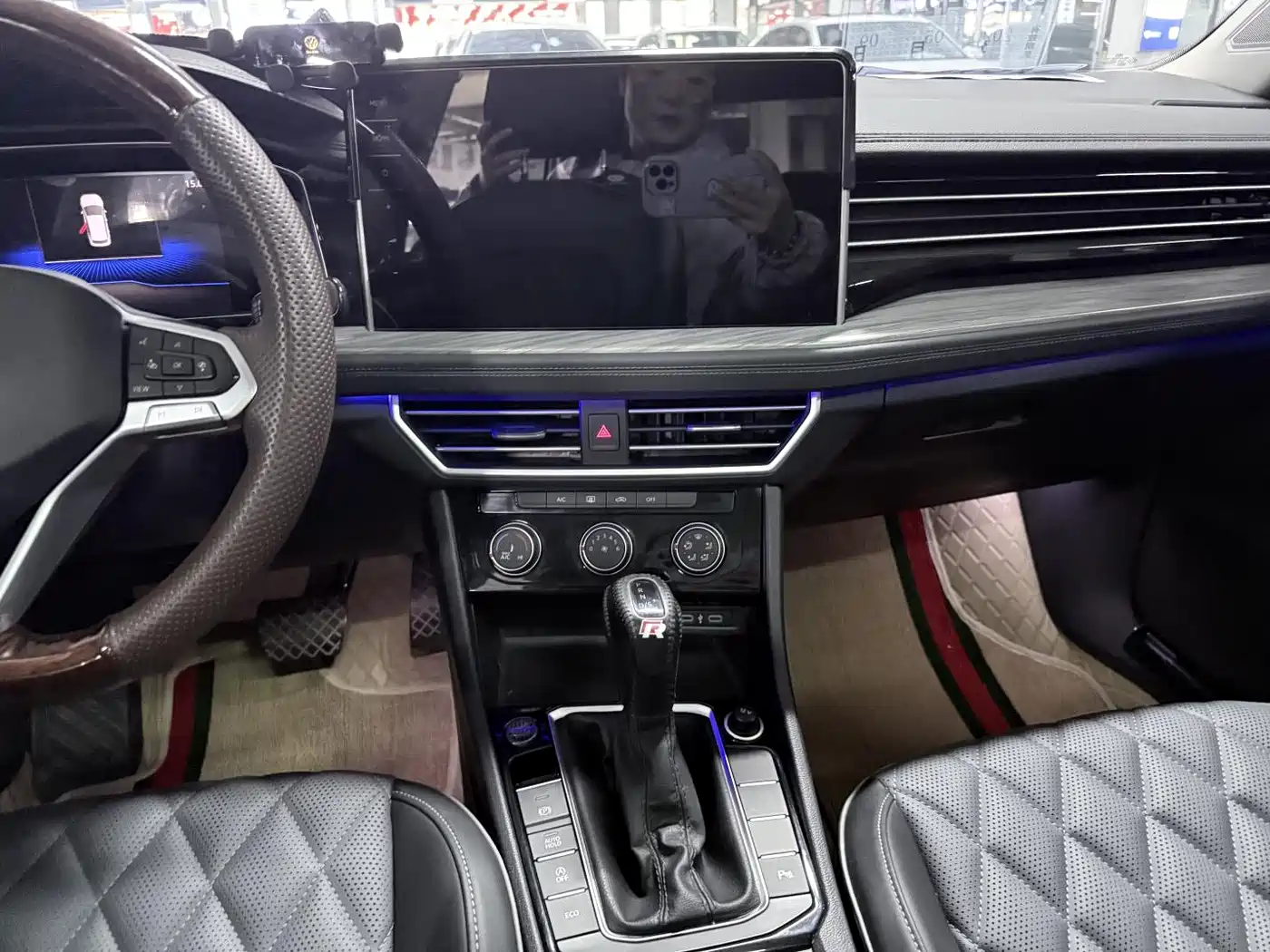 Volkswagen Sagitar 2023 300TSI DSG Excellence Edition фото 16