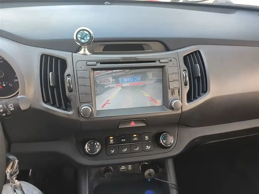 Kia Sportage 2015 2.0L Manual 2WD GL фото 13