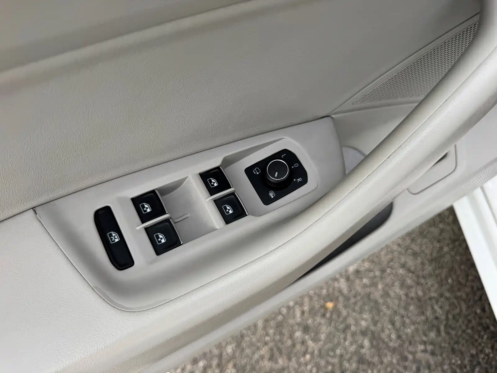 Photo 7 - Volkswagen CC