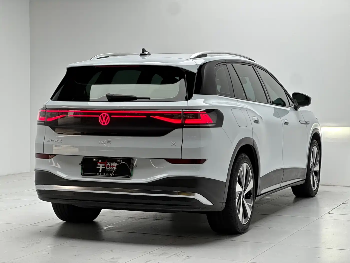 Volkswagen ID.6 X 2021 Pro Intelligent Long Range Edition фото 4