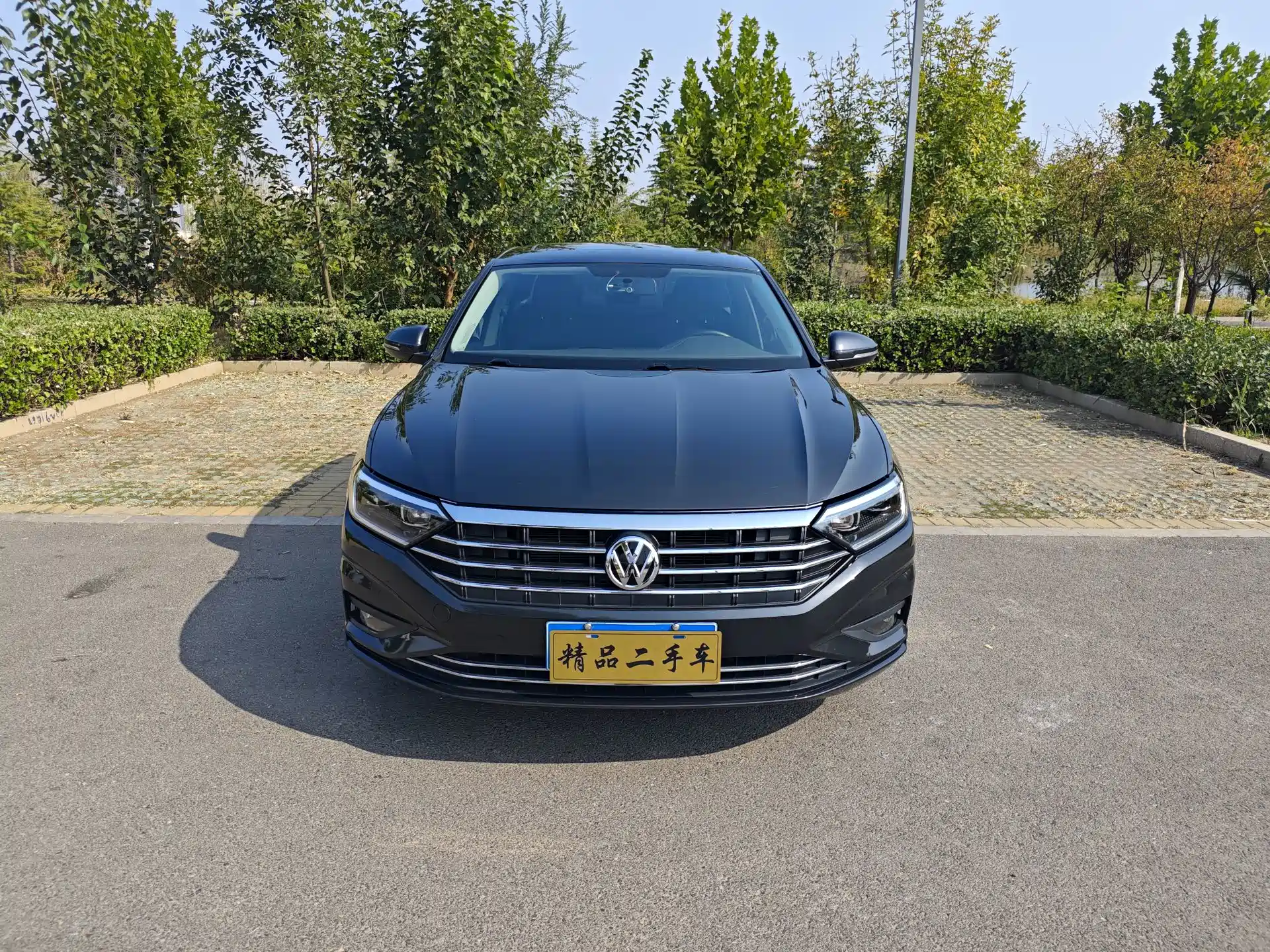 صورة 1 - Volkswagen Sagitar