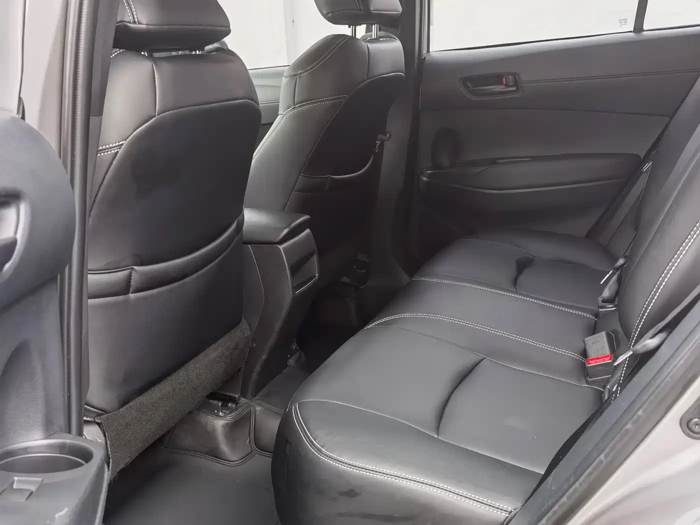Toyota Corolla Cross 2024 Model 2.0L Pioneer Edition фото 7