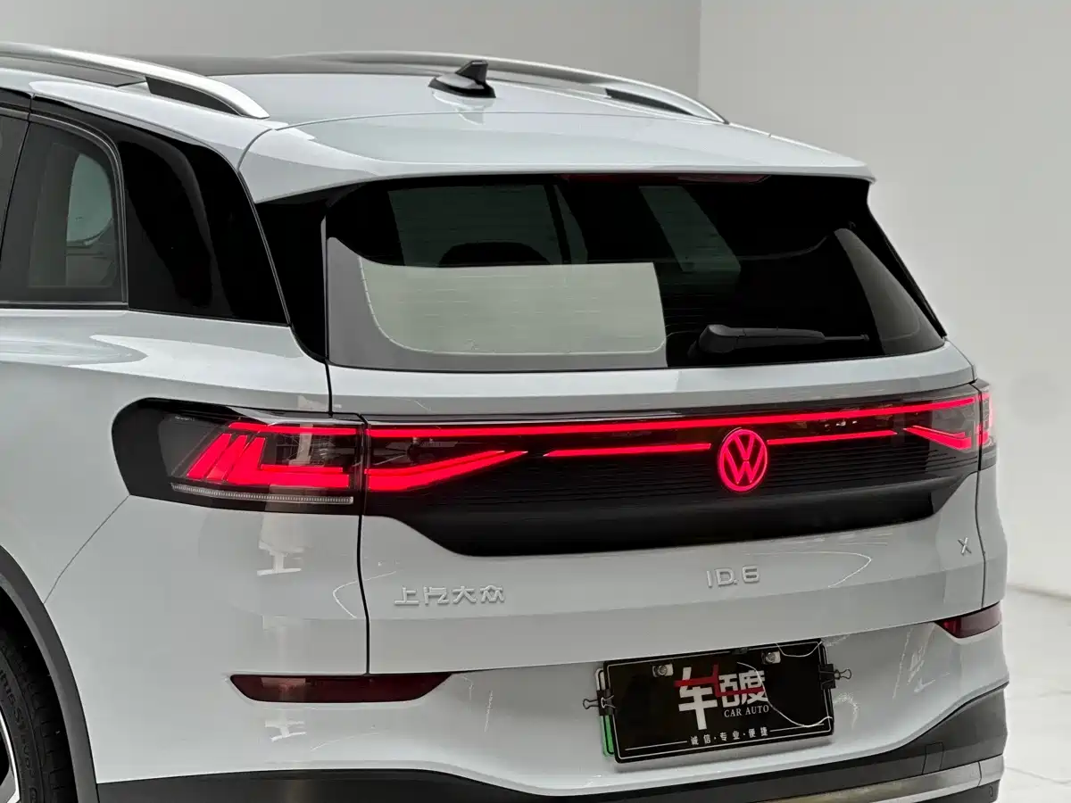 Volkswagen ID.6 X 2021 Pro Intelligent Long Range Edition фото 12