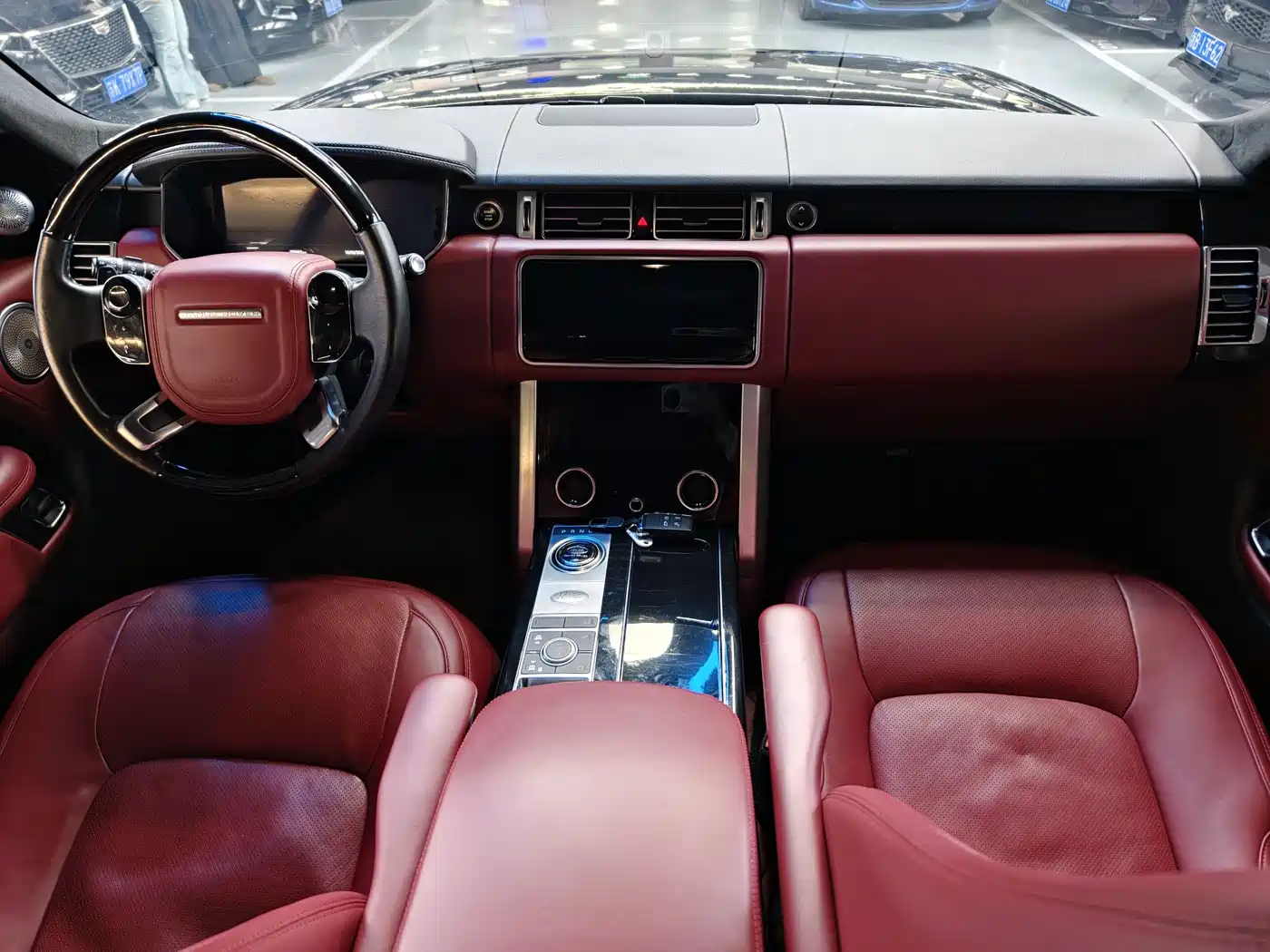 Land Rover Range Rover 2019 3.0 SC V6 Golden Age Edition фото 7