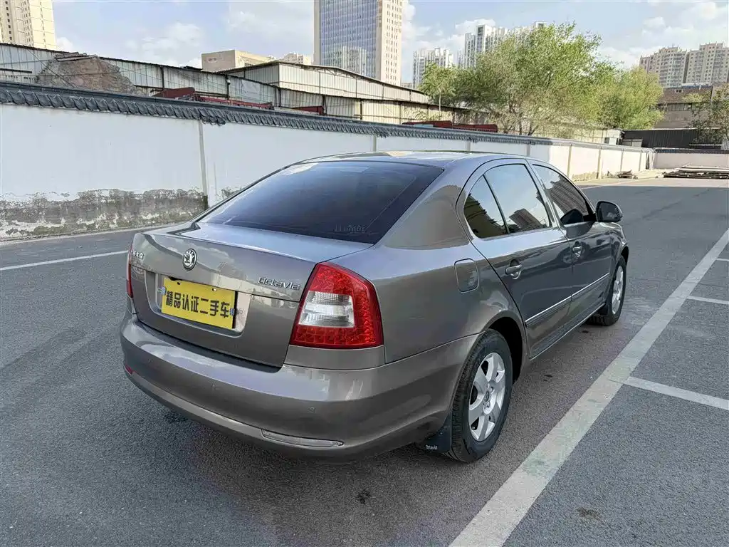 Škoda Octavia 2013 1.6L Automatic Prestige Edition фото 14