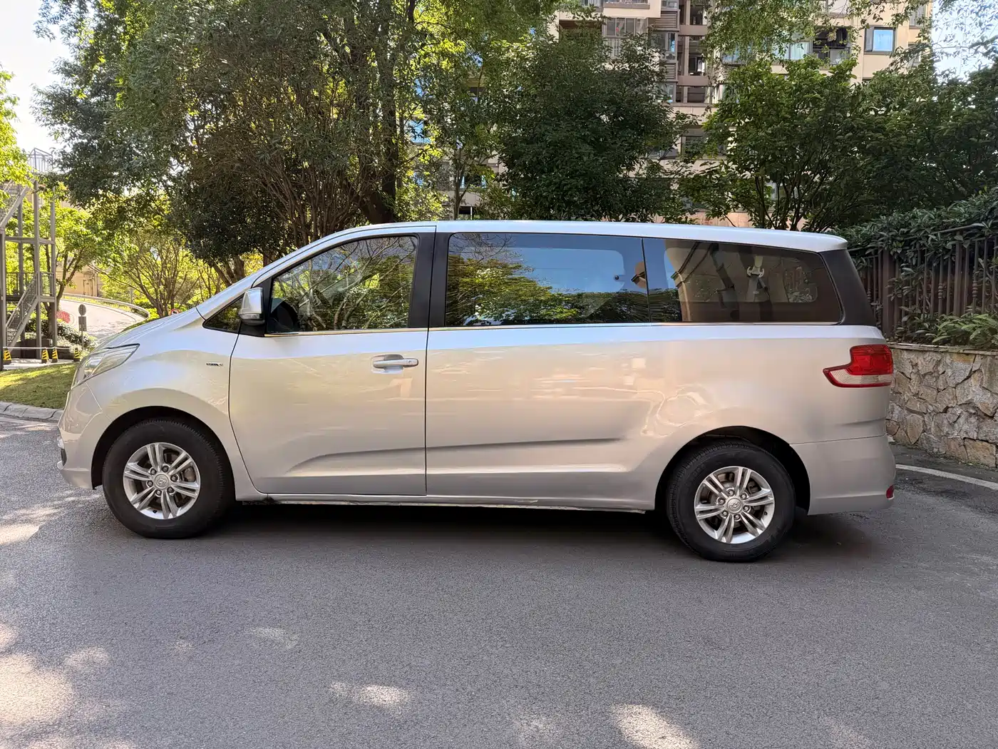 SAIC Maxus Maxus G10 2018 PLUS 2.0T Automatic Executive Edition фото 4