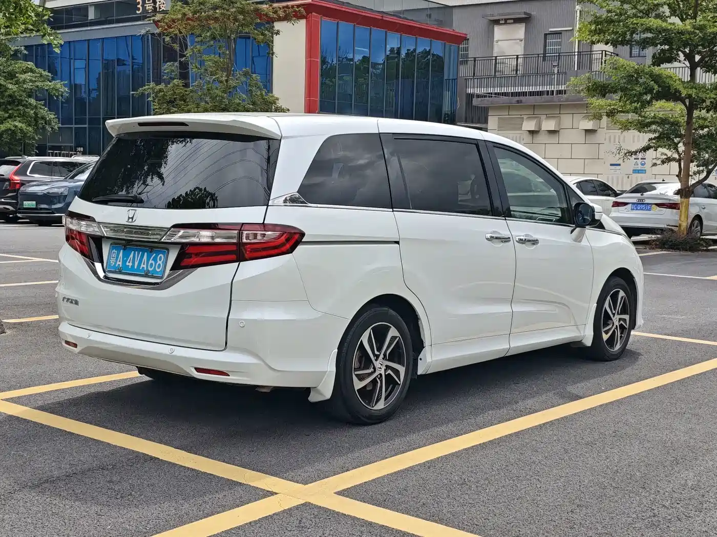 Photo 6 - Honda Odyssey