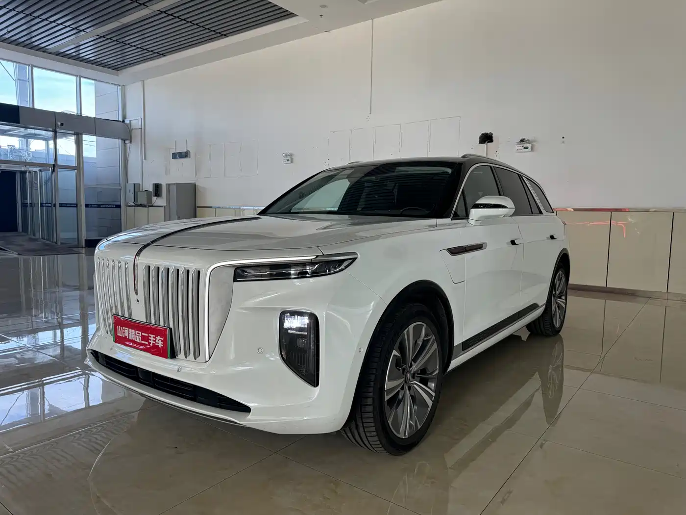 Hongqi E-HS9 2022 660km Qi Chang Edition (6-seater)