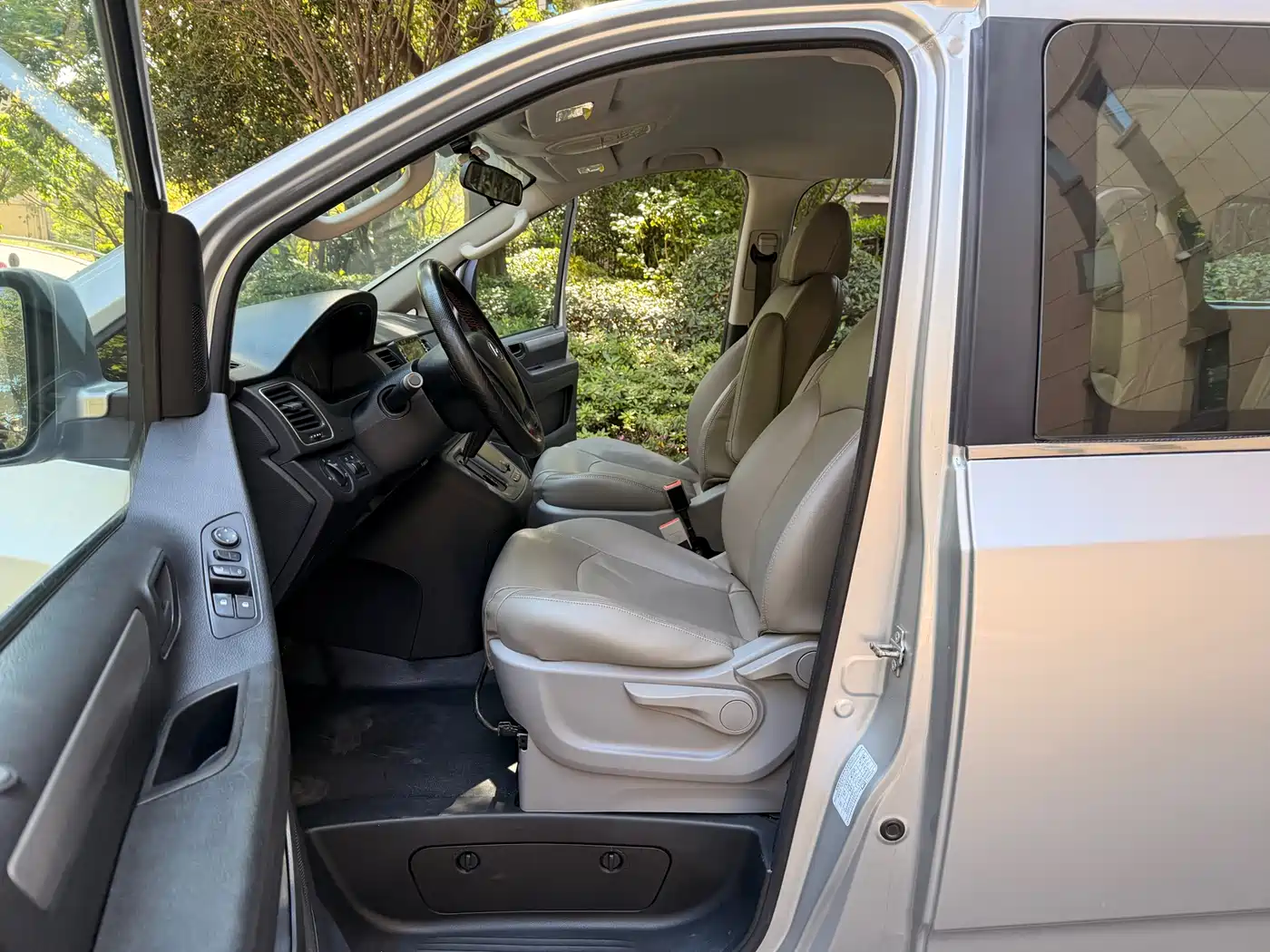 SAIC Maxus Maxus G10 2018 PLUS 2.0T Automatic Executive Edition фото 26