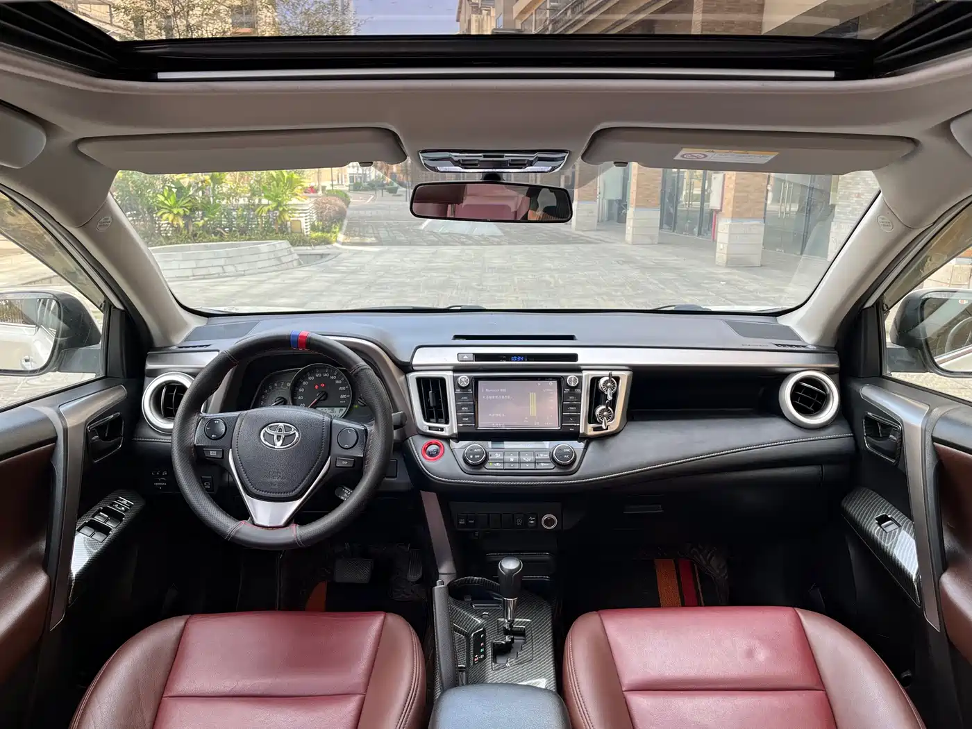 Toyota RAV4 Rongfang 2016 2.0L CVT 2WD Trend (China V) фото 15