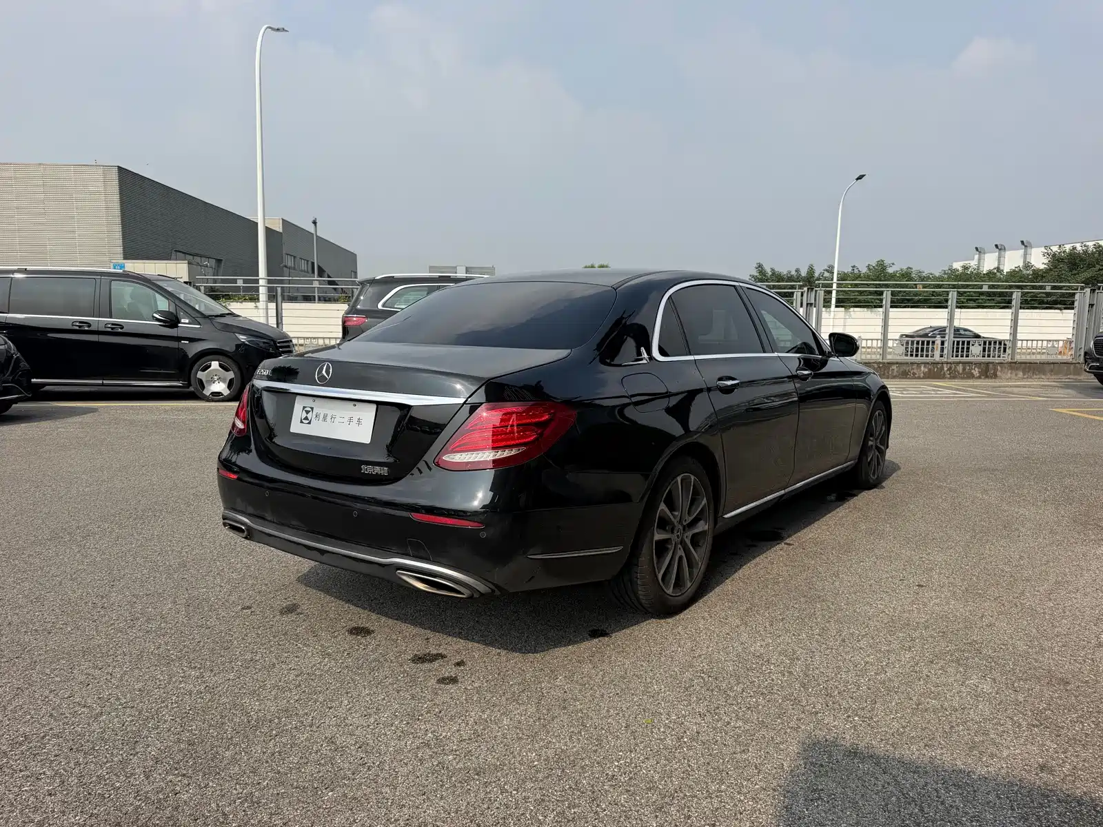 Фото 19 - Mercedes-Benz E-Class