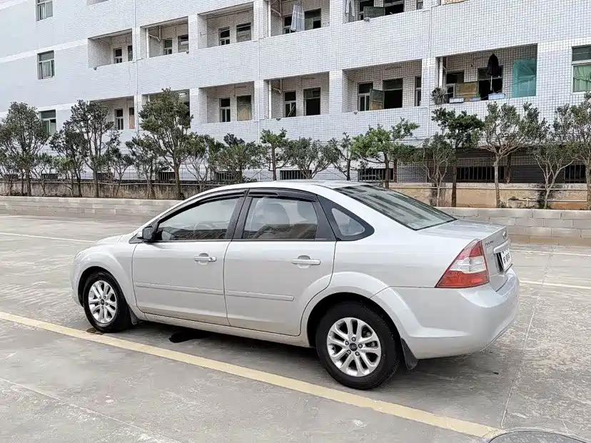 Ford Focus 2011 2011 Sedan 1.8L Automatic Fashion