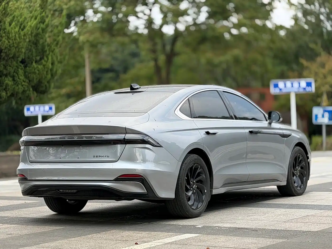 Lincoln Z 2024 2024 2.0T 2WD Premium Hybrid Edition
