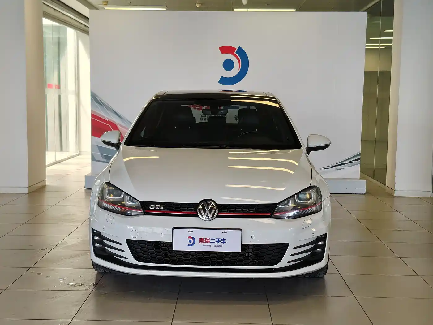 Volkswagen Golf GTI 2016 2.0TSI GTI фото 2
