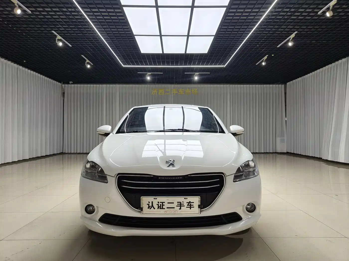 Peugeot 301 2016 1.6L Manual Comfort Edition фото 2
