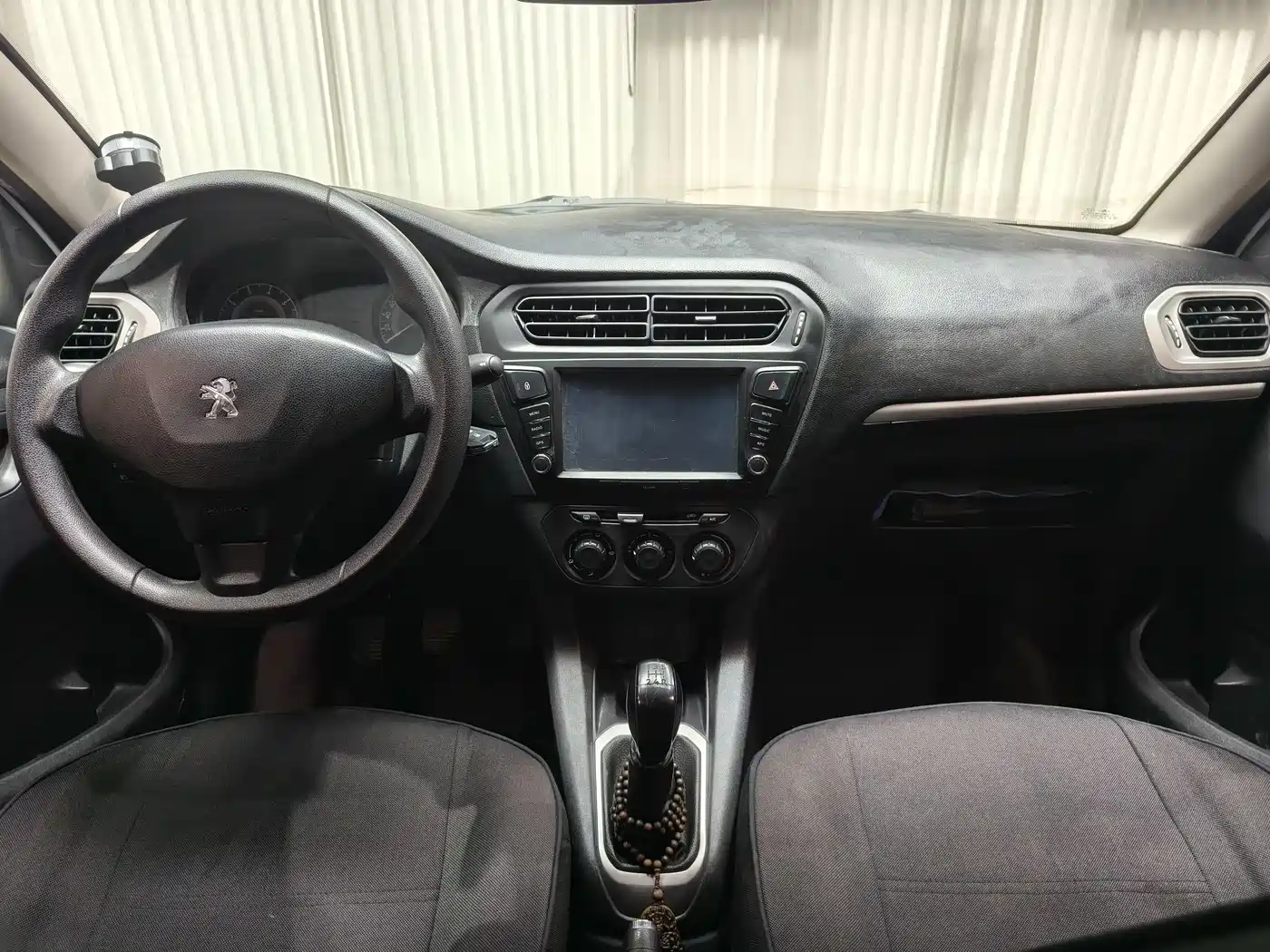 Peugeot 301 2016 1.6L Manual Comfort Edition фото 13
