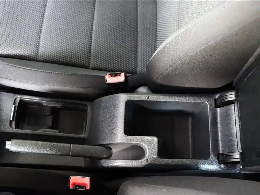 Volkswagen Golf 2012 1.6 Automatic Fashion Type фото 16