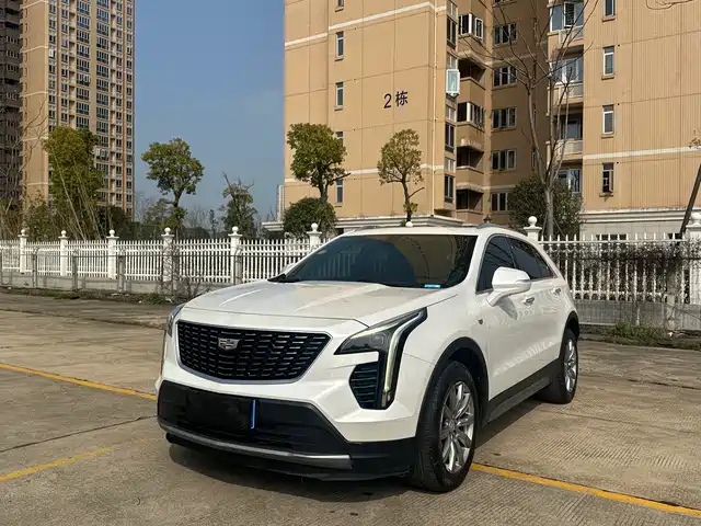 CADILLAC XT4