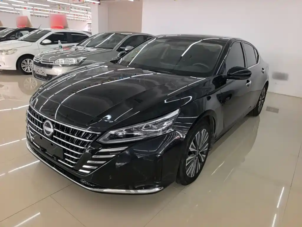 Photo 1 - Nissan Teana