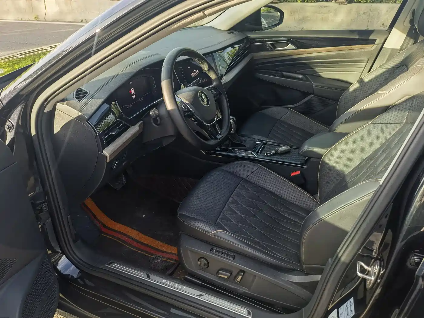 Volkswagen Passat 2020 Facelift 330TSI Luxury China VI фото 7